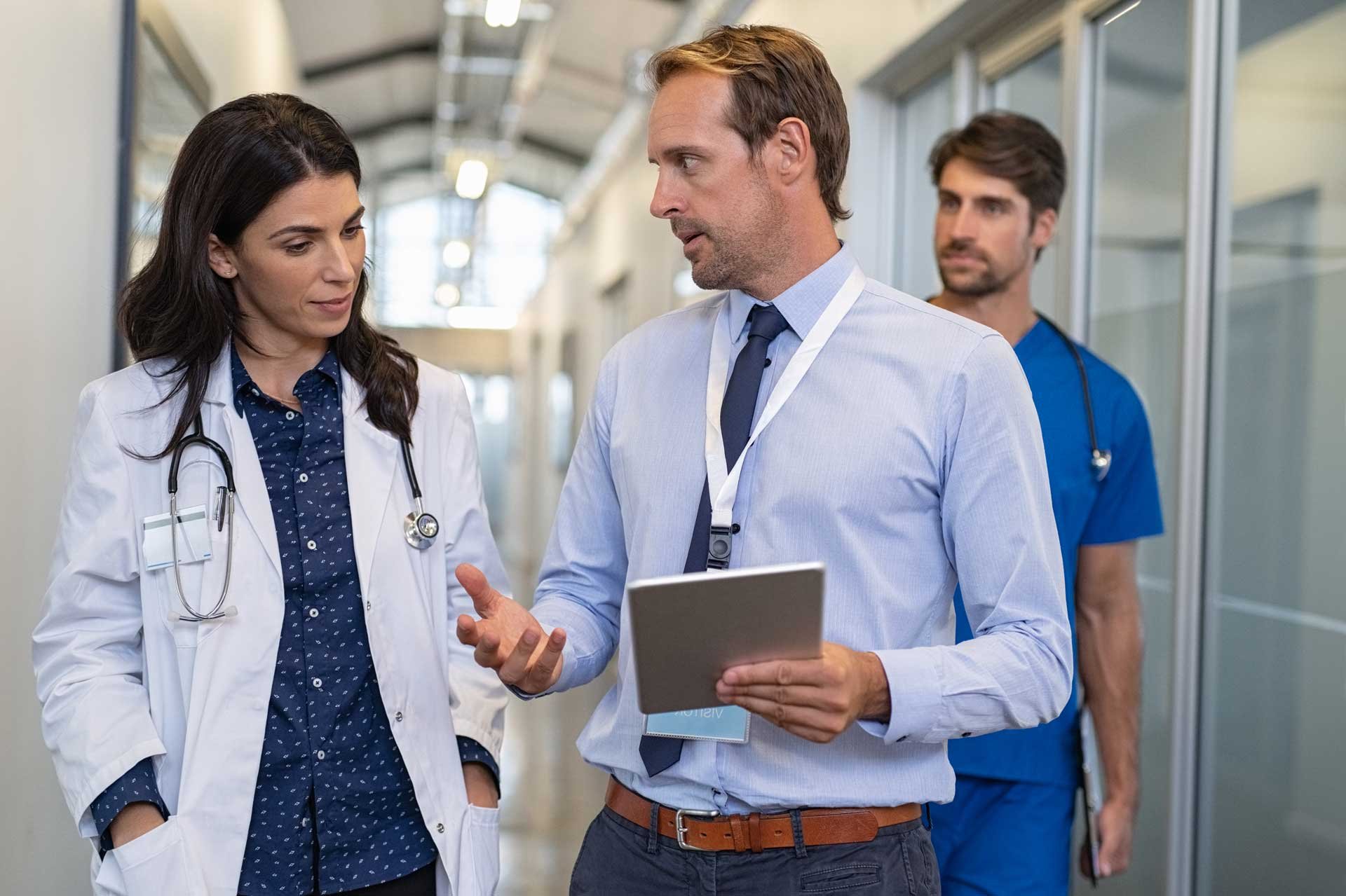 sentact-man-tablet-doctor